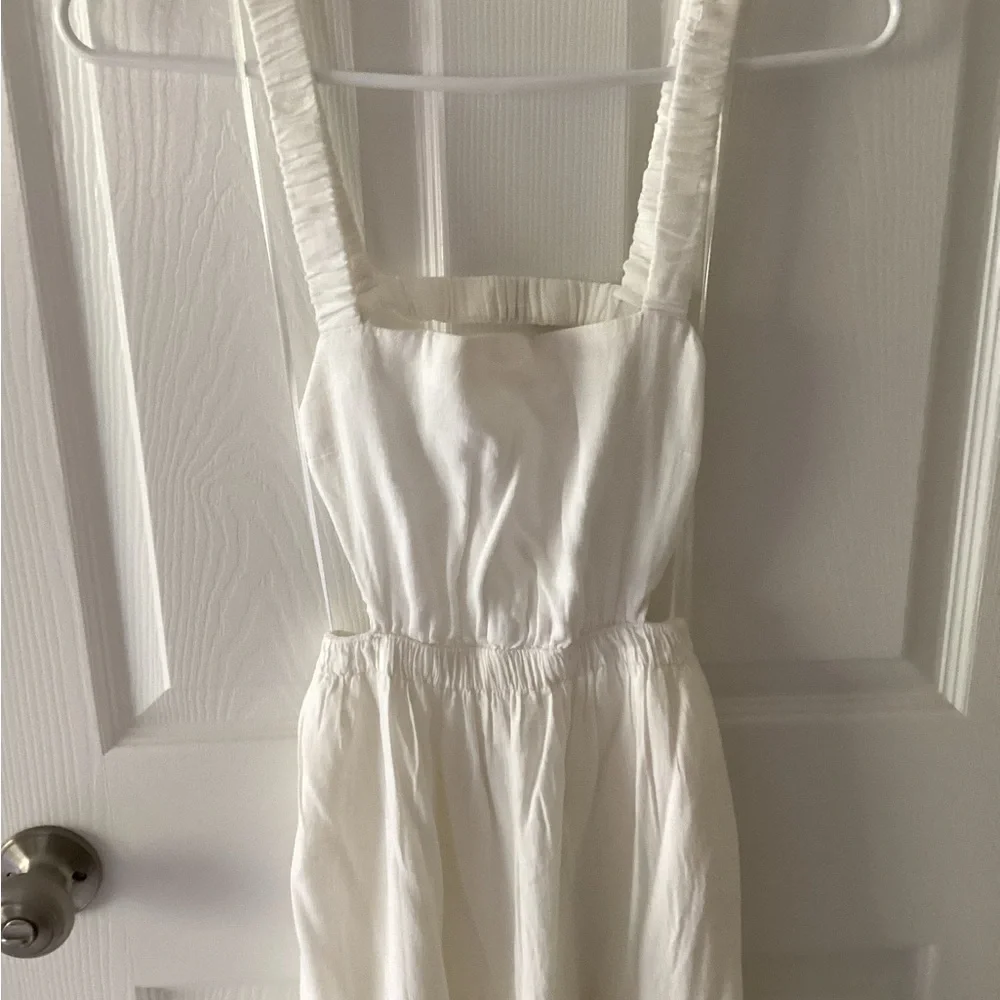 Elegant White Maxi Dress(PRICEDROP)